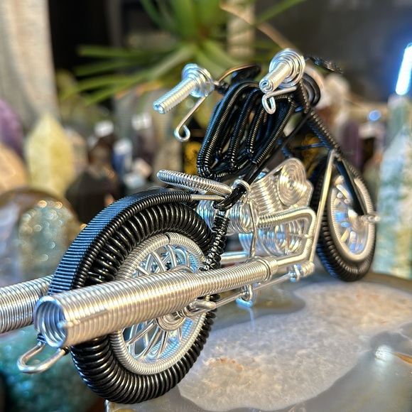 🔥SALE🔥 Hand Made Wire Wrapped Motorcycle! - Picture 5 of 13